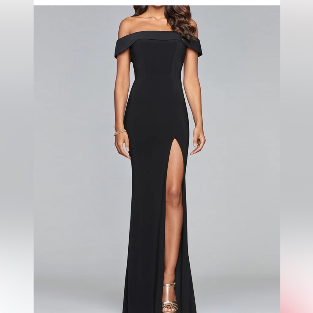 FAVIANA GLAMOUR LONG DRESS in black. Size 2.